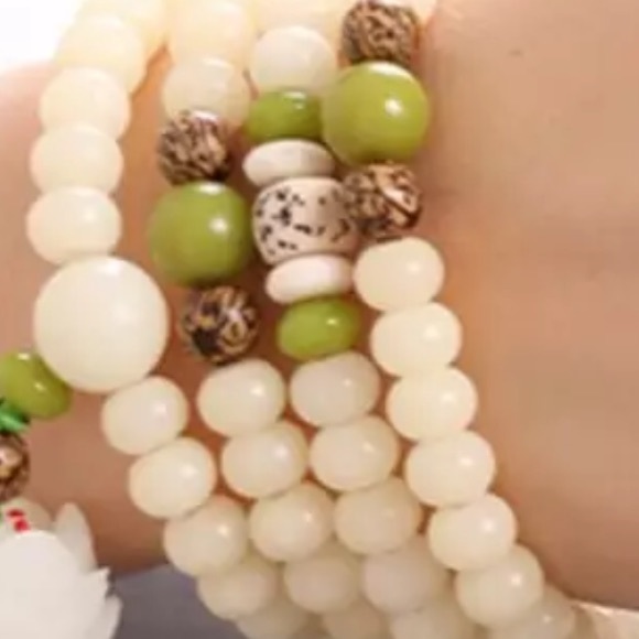 Bodhi root Carved Lotus meditation mala - Picture 4 of 5